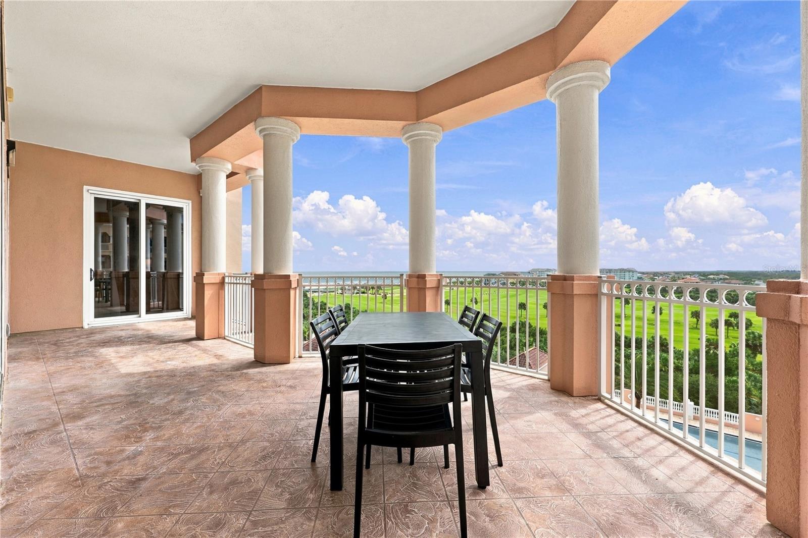 200 Ocean Crest Dr #542 Property Photo 5