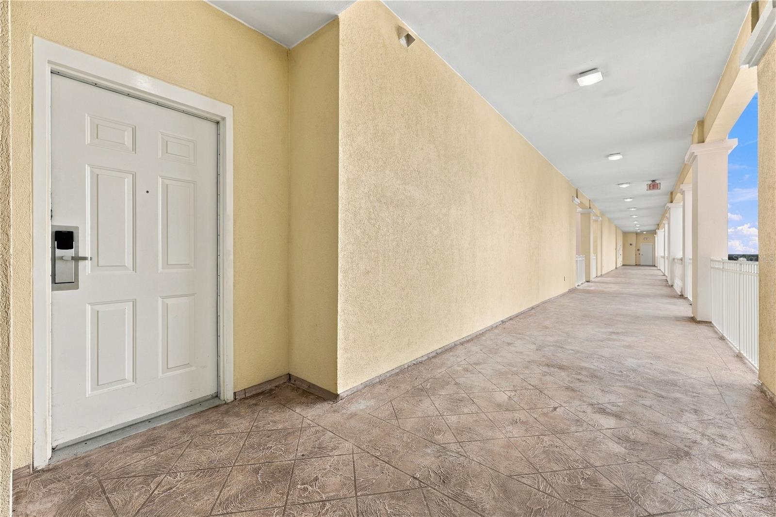 200 Ocean Crest Dr #542 Property Photo 6