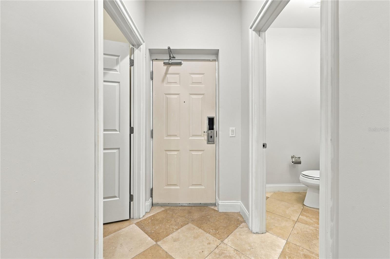 200 Ocean Crest Dr #542 Property Photo 7