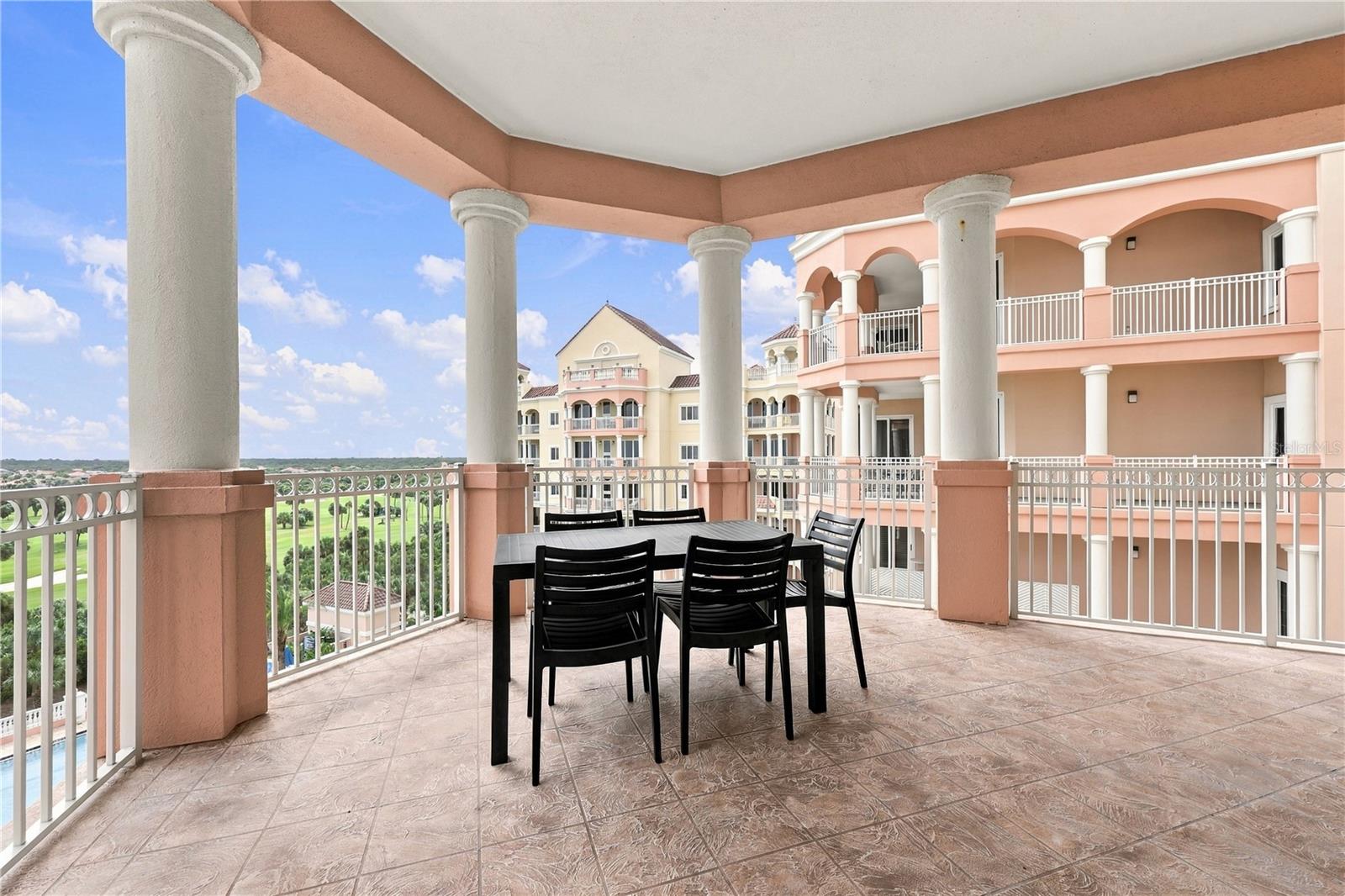 200 Ocean Crest Dr #542 Property Photo 39