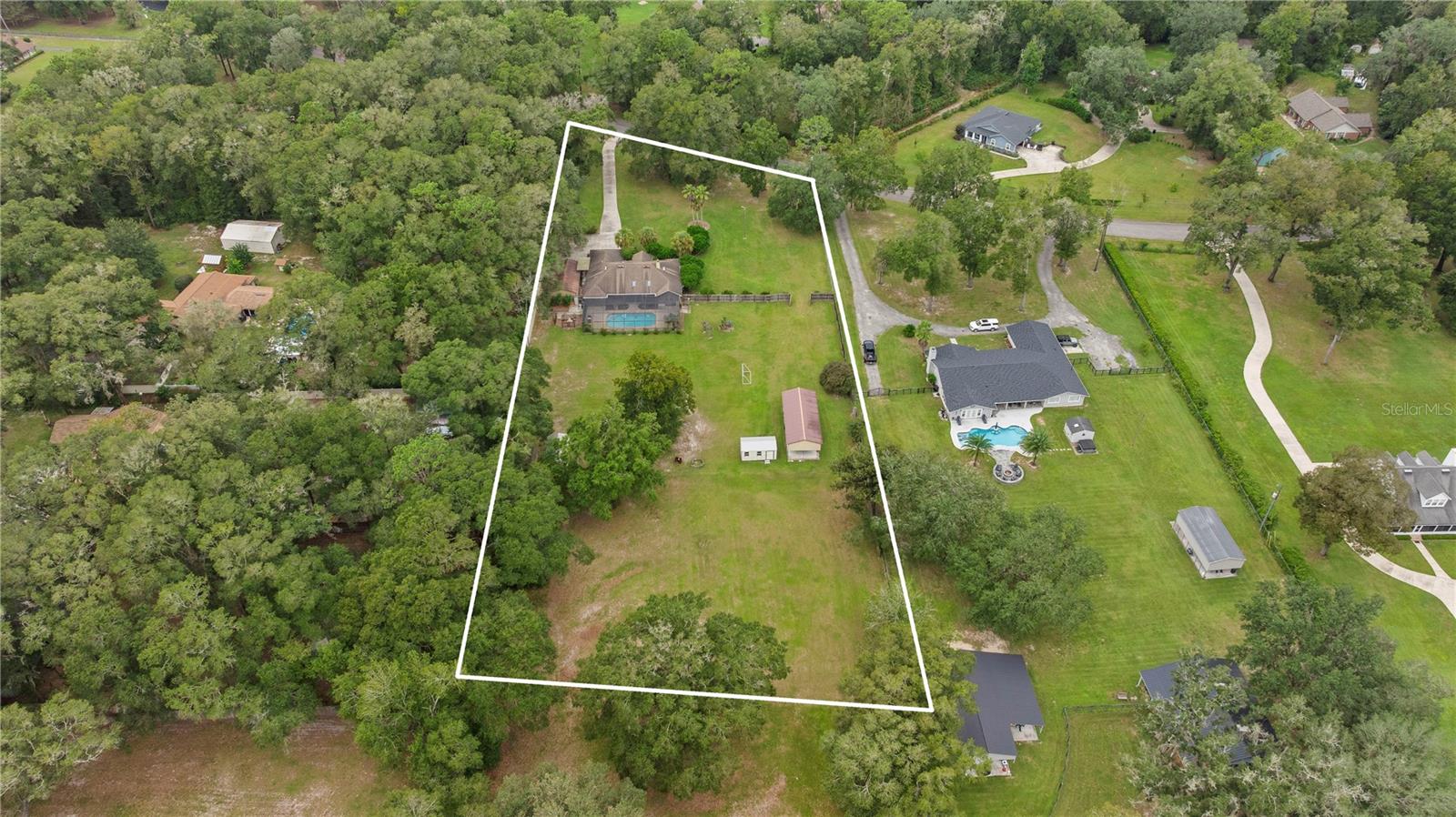 1050 Arthur Moore Dr Property Photo 2