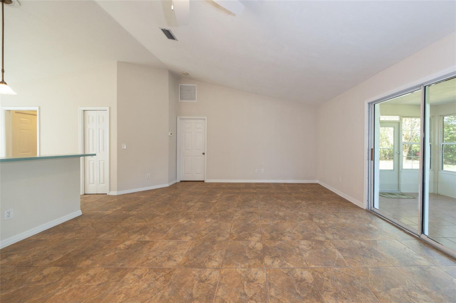141 Bren Mar Ln Property Photo 3