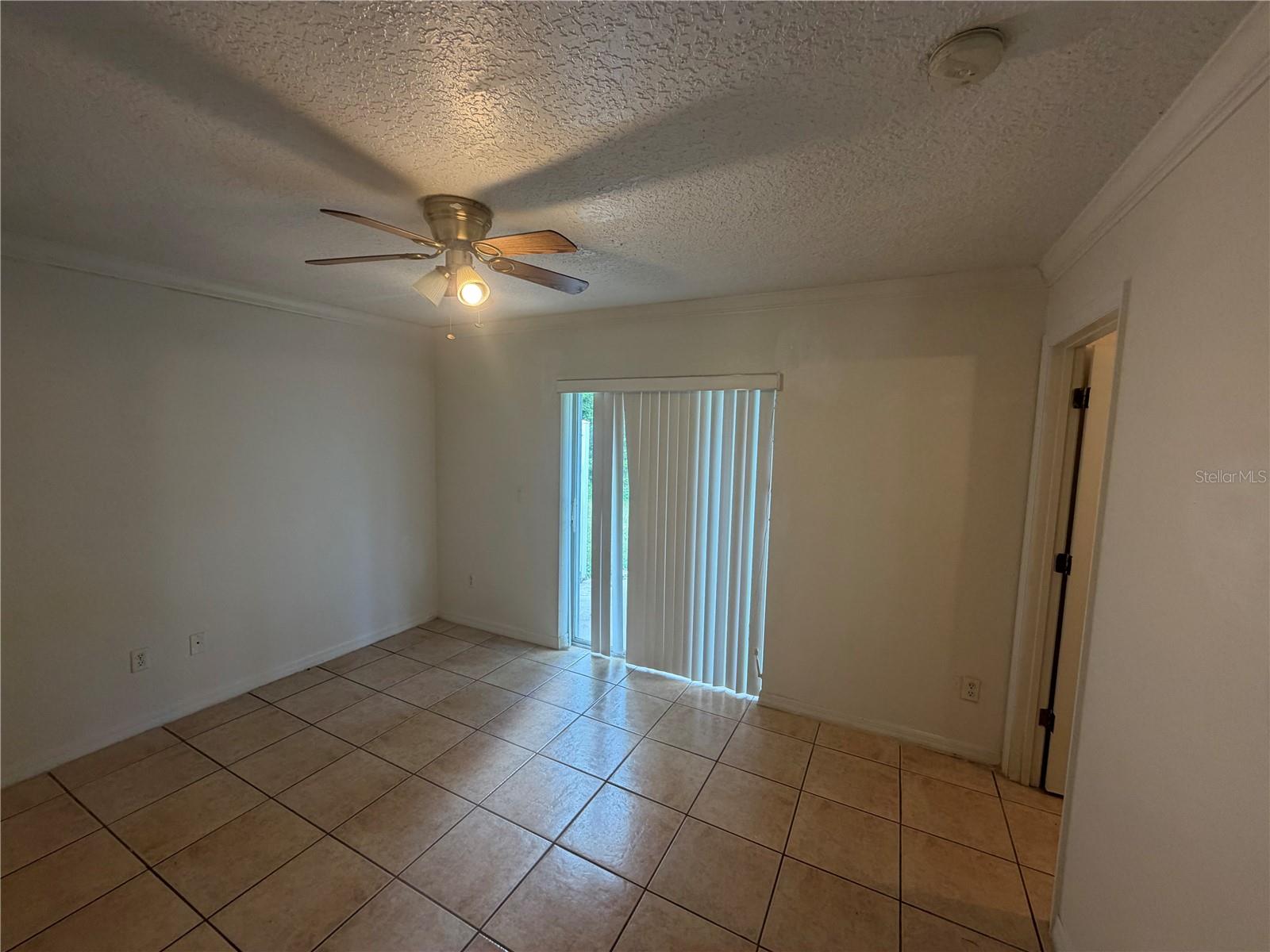 1050 6th St #b Property Photo 10