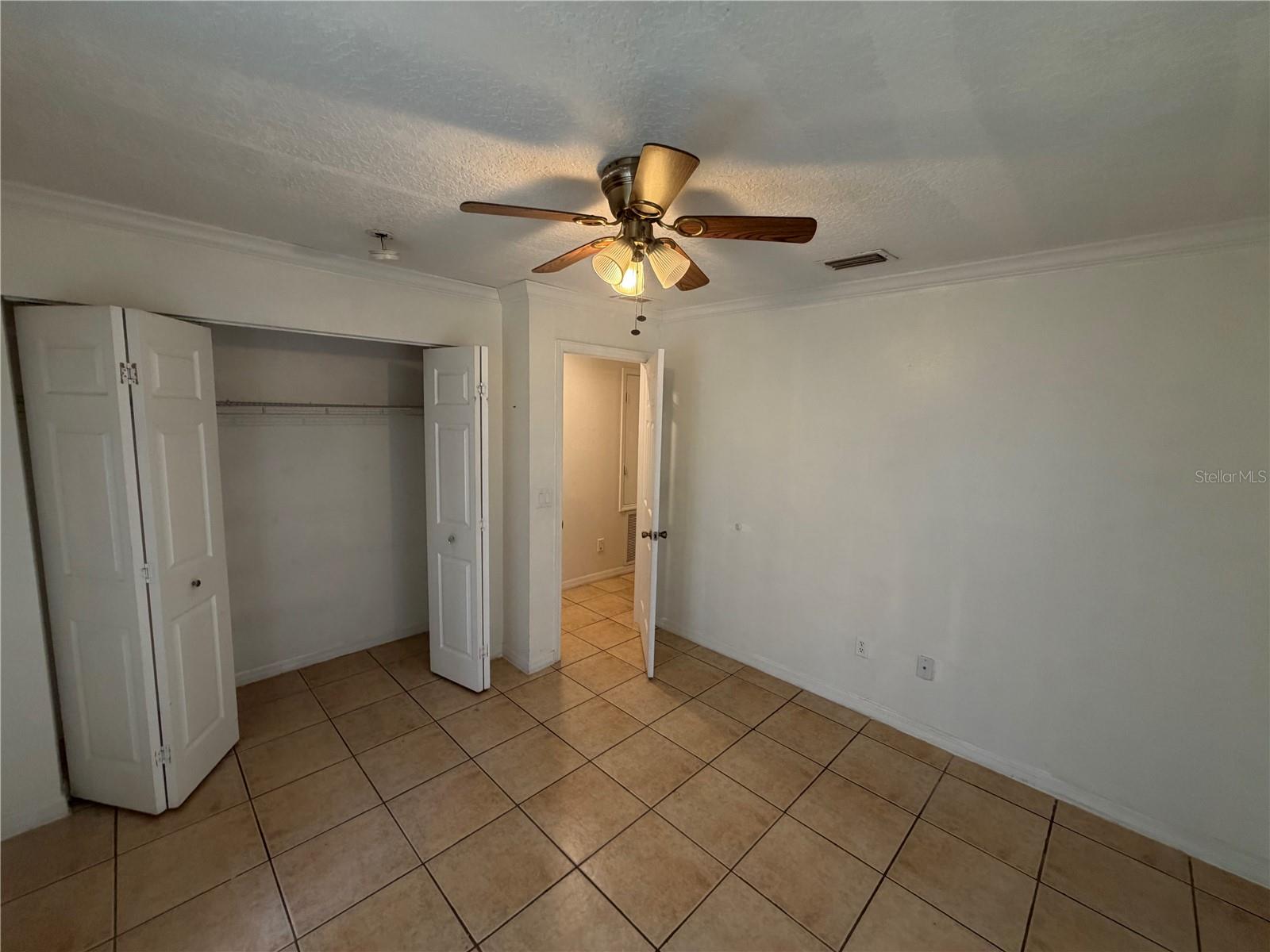 1050 6th St #b Property Photo 12