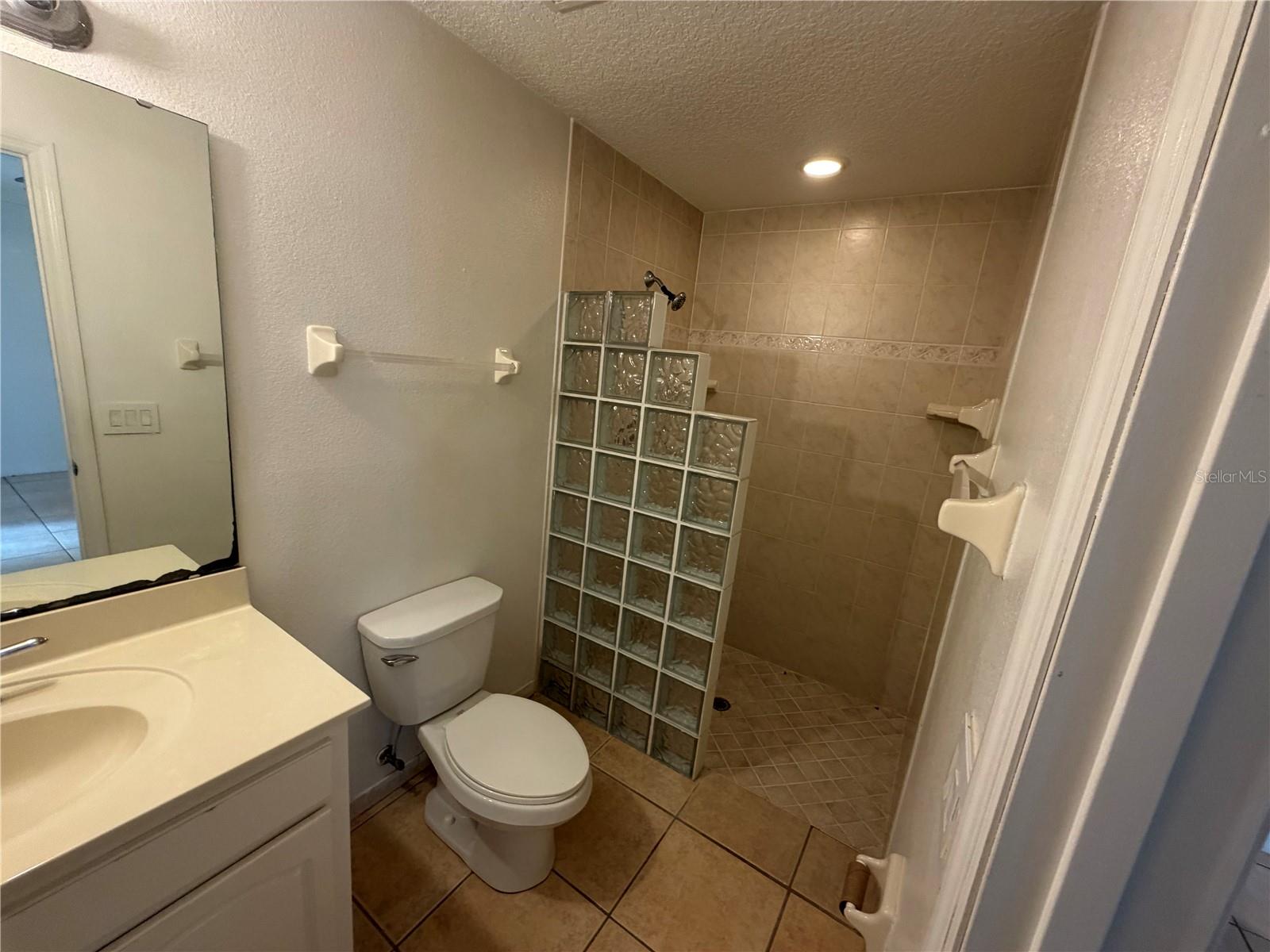 1050 6th St #b Property Photo 13