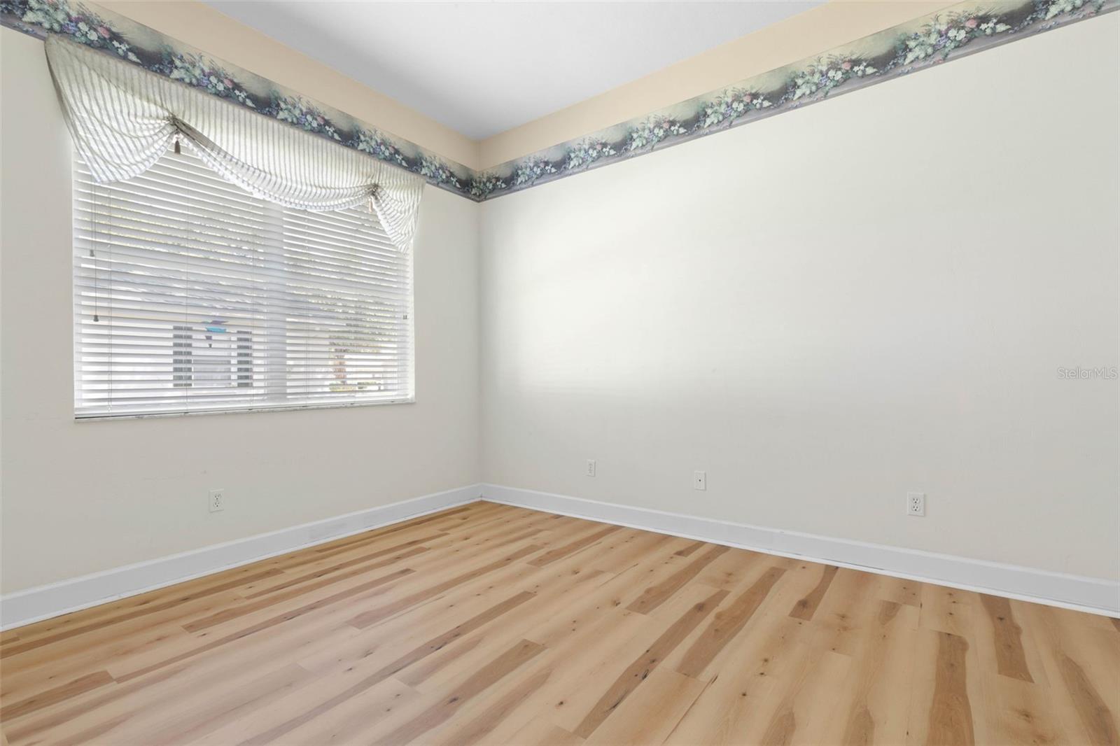 1128 Glengad Run Property Photo 33