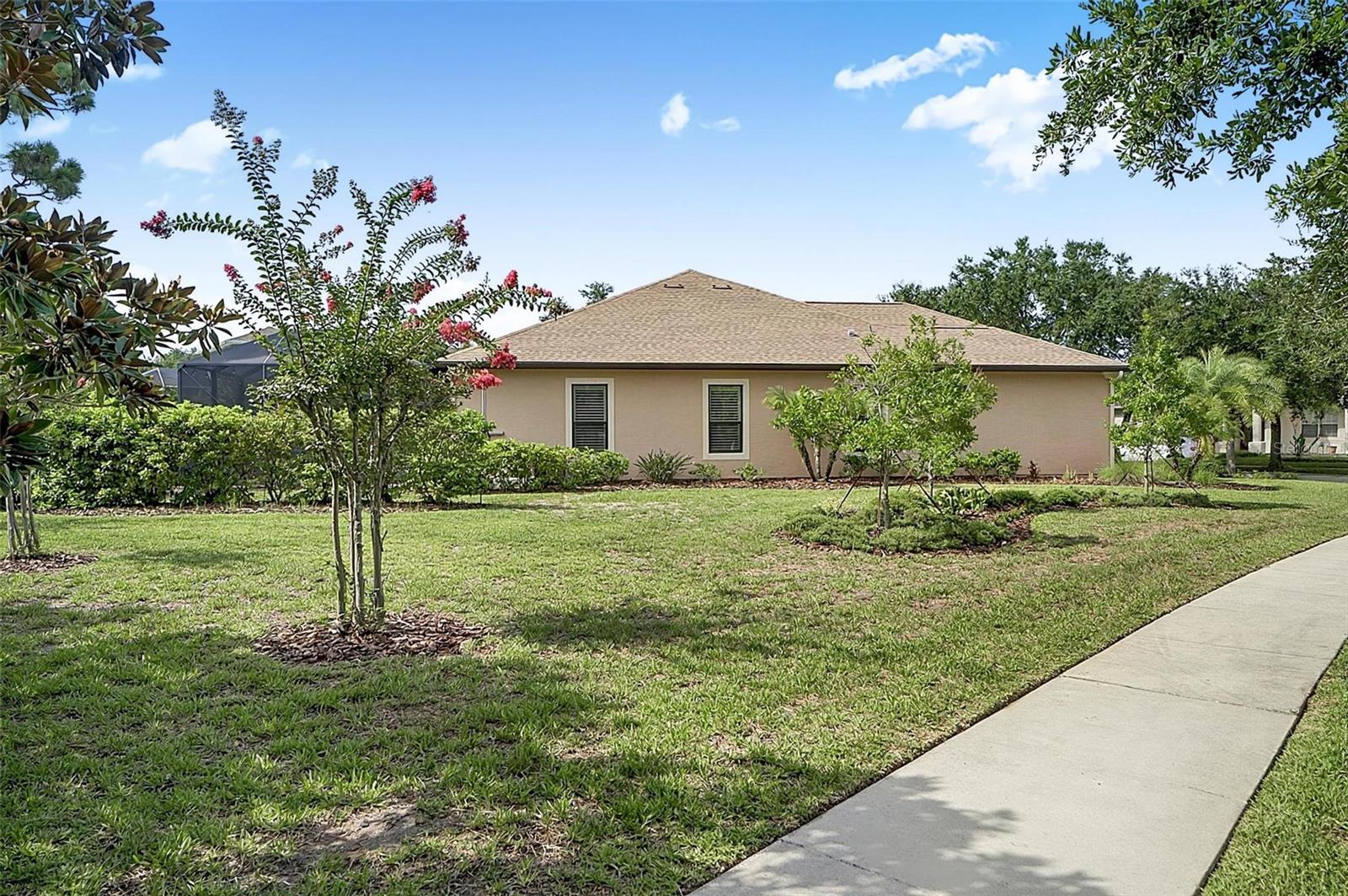 1 N Park Ln Property Photo 30