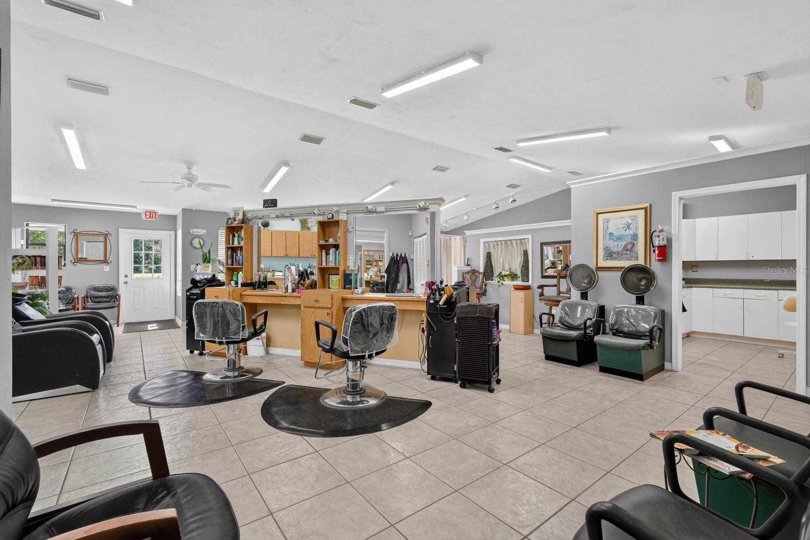 3250 E Moody Blvd #1a Property Photo 11