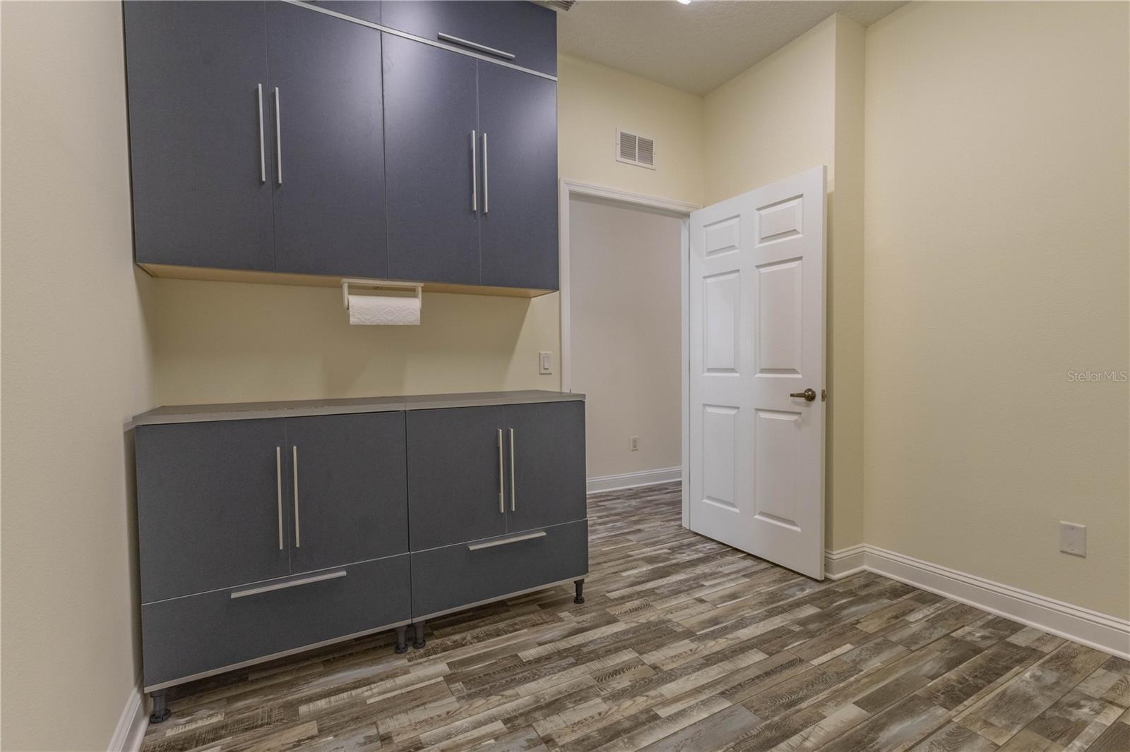 389 Palm Coast Pkwy Sw #2 Property Photo 14