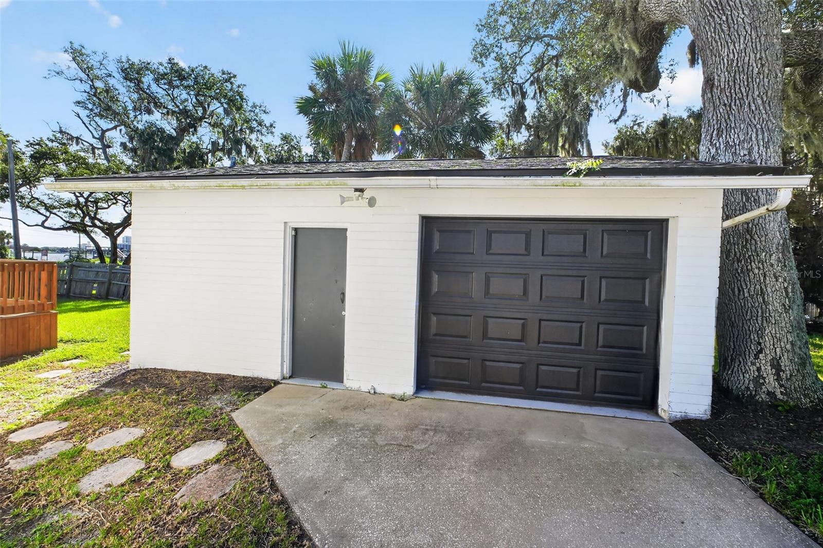 103 Park Cir Property Photo 47