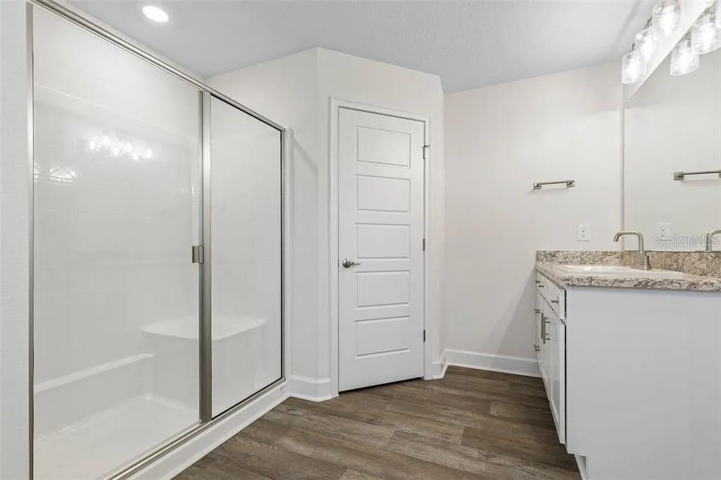 5 Randolph Dr Property Photo 12