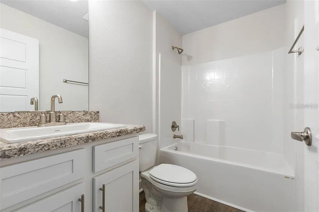 5 Randolph Dr Property Photo 21