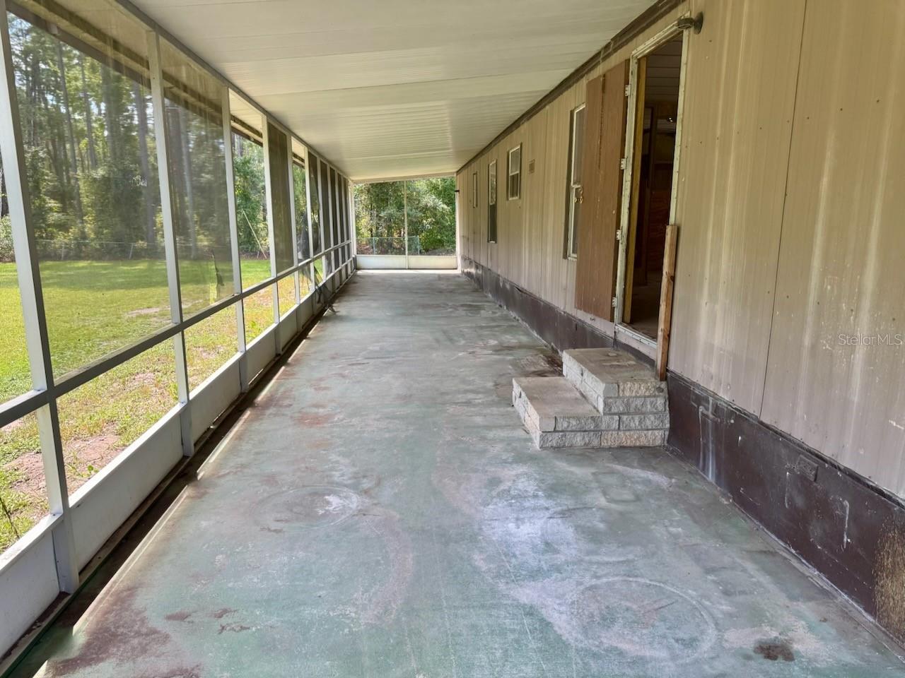 1542 Beech Blvd Property Photo 2