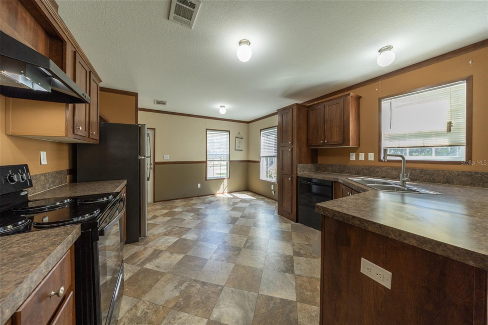 5607 Cherry Ln Property Photo 8