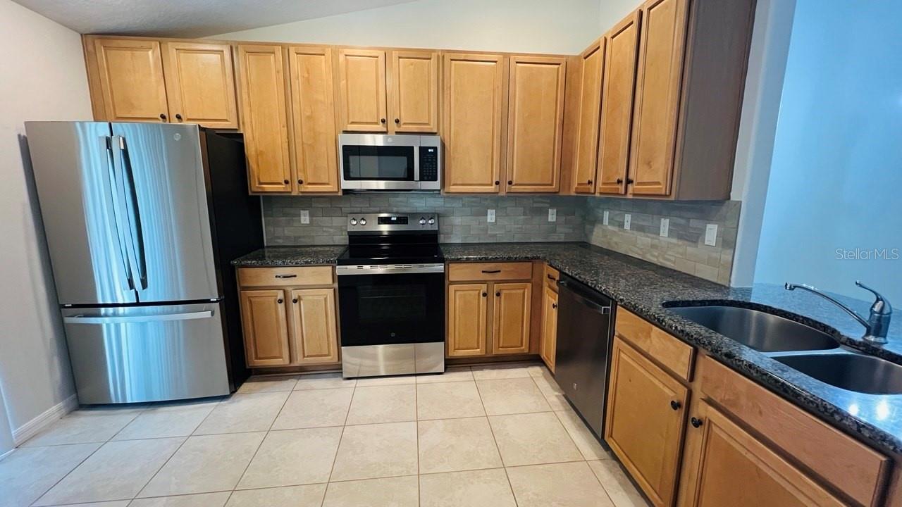 101 Rose Dr #a Property Photo 3