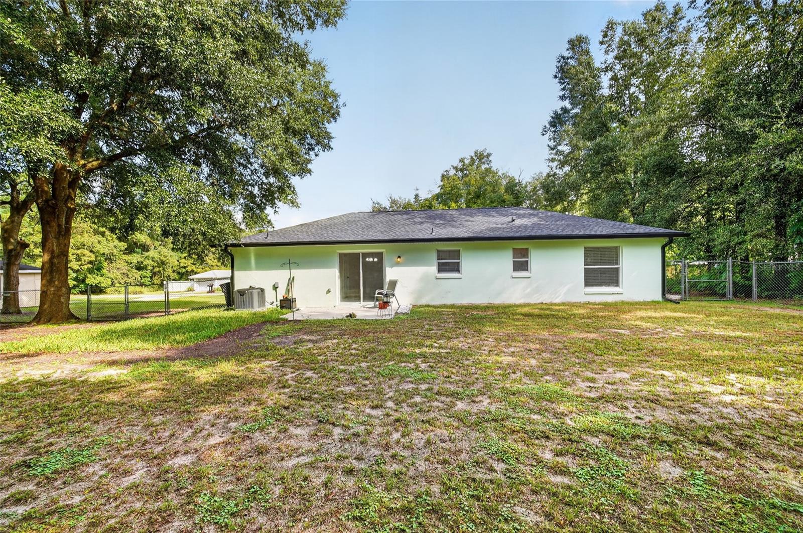 6740 Se 52nd Pl Property Photo 4