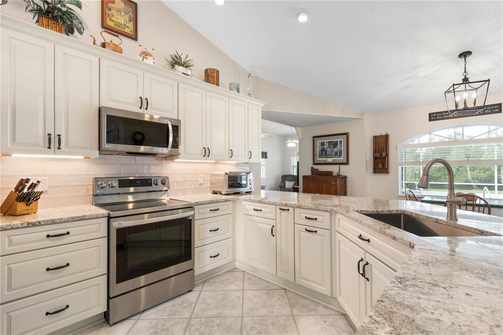 31 Boston Ln Property Photo 6