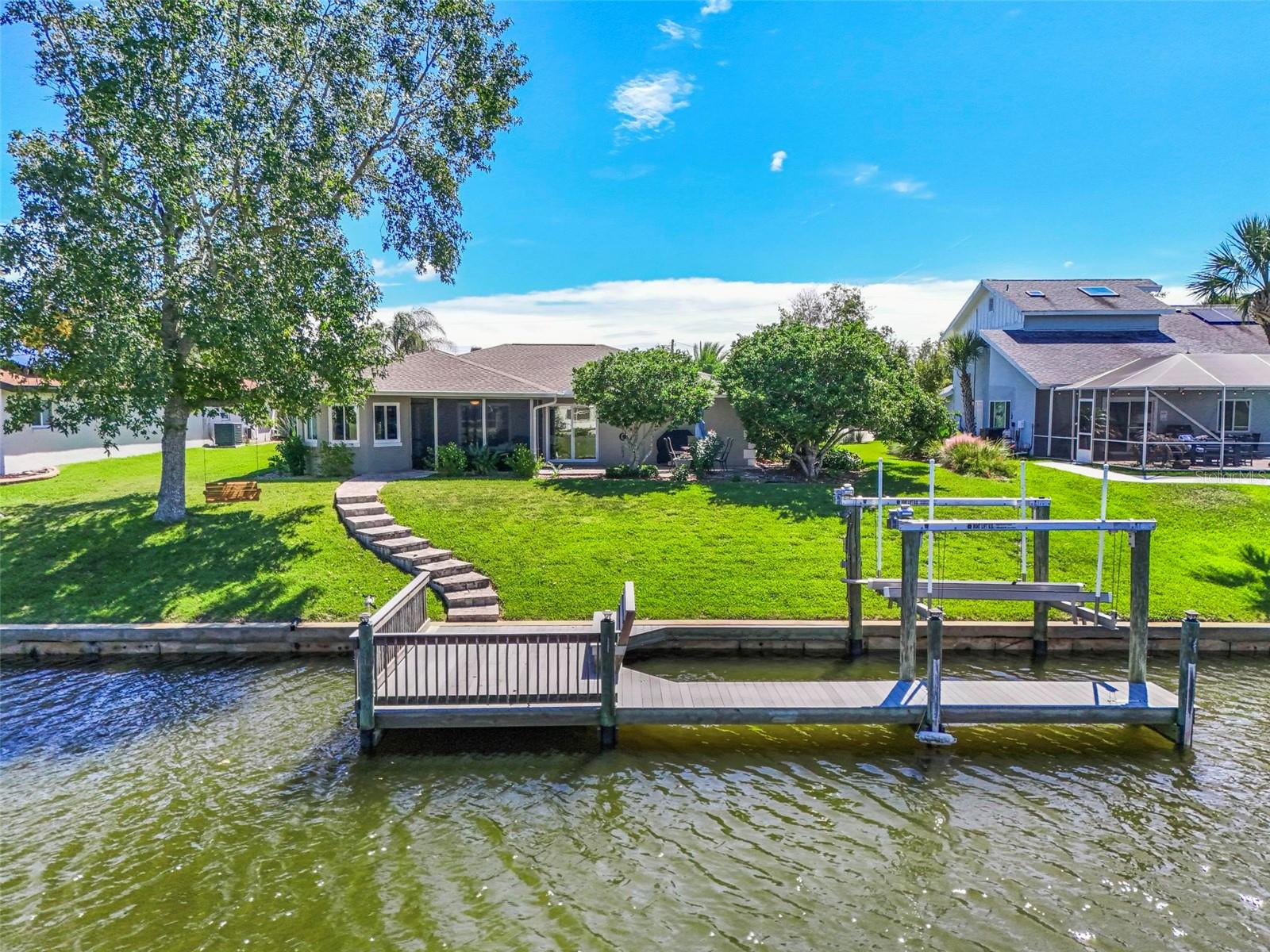 8 FLEMING CT Property Photo 1