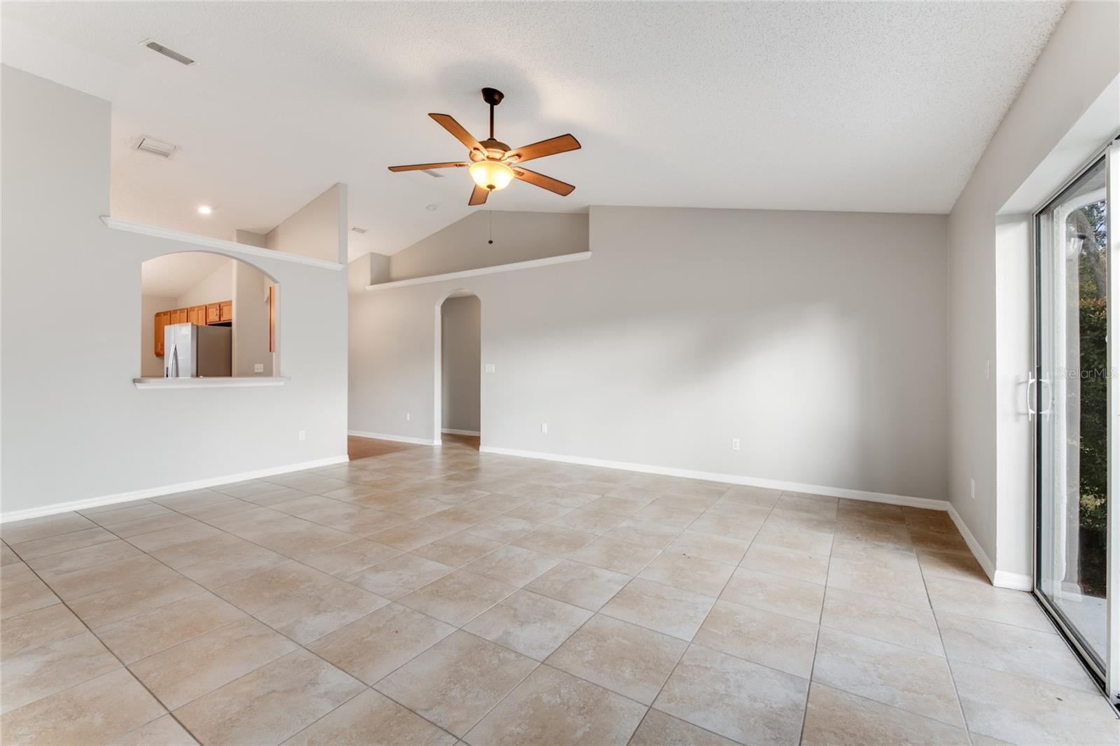 209 Parkview Dr Property Photo 9