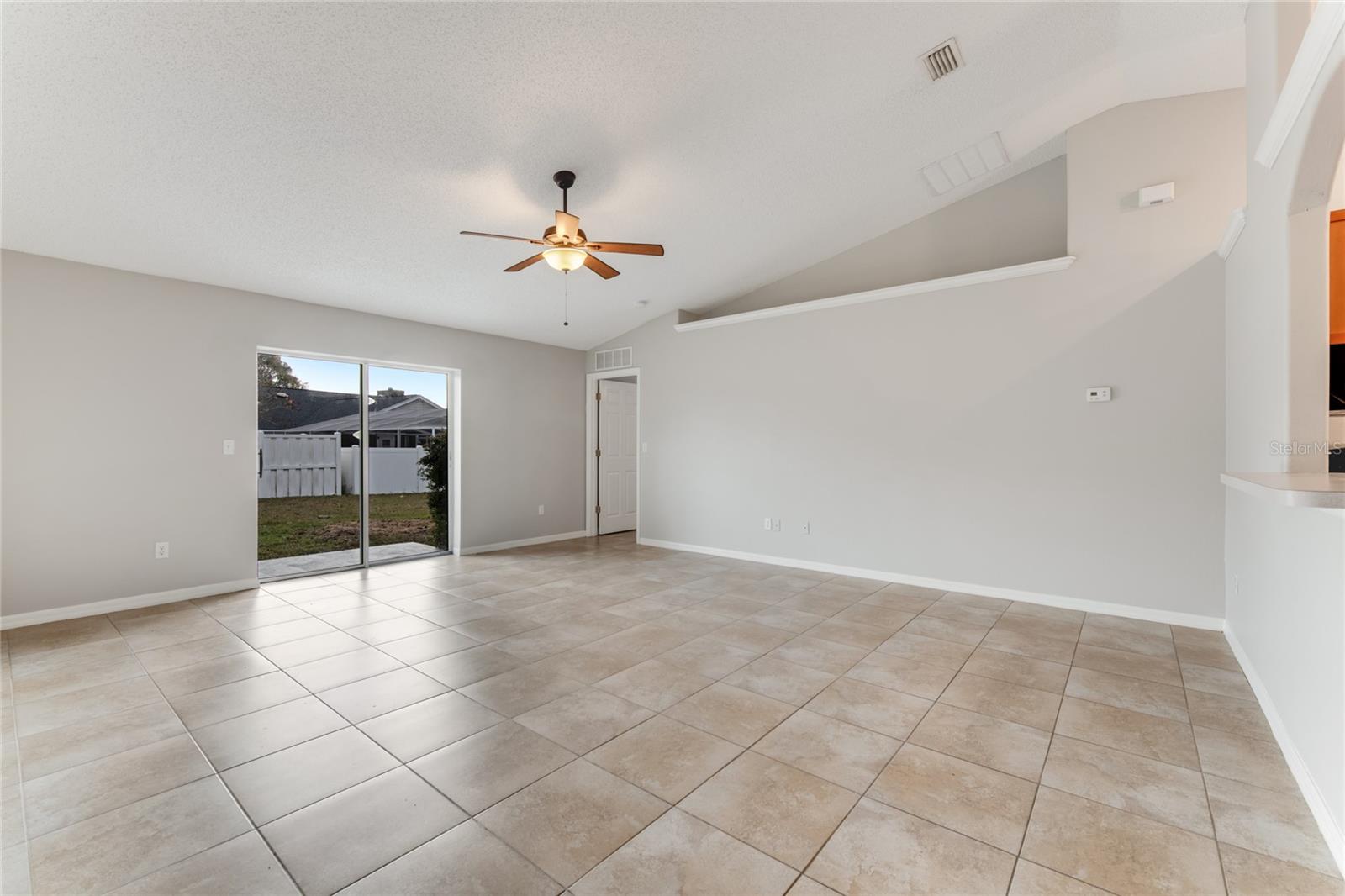 209 Parkview Dr Property Photo 16