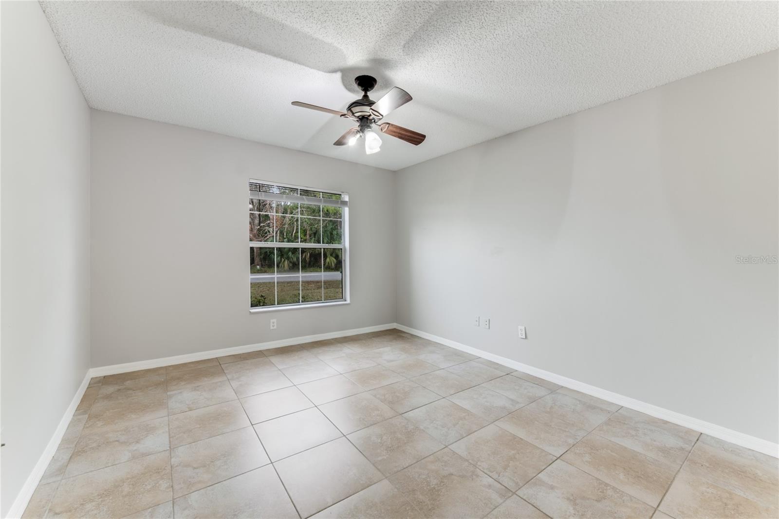 209 Parkview Dr Property Photo 18