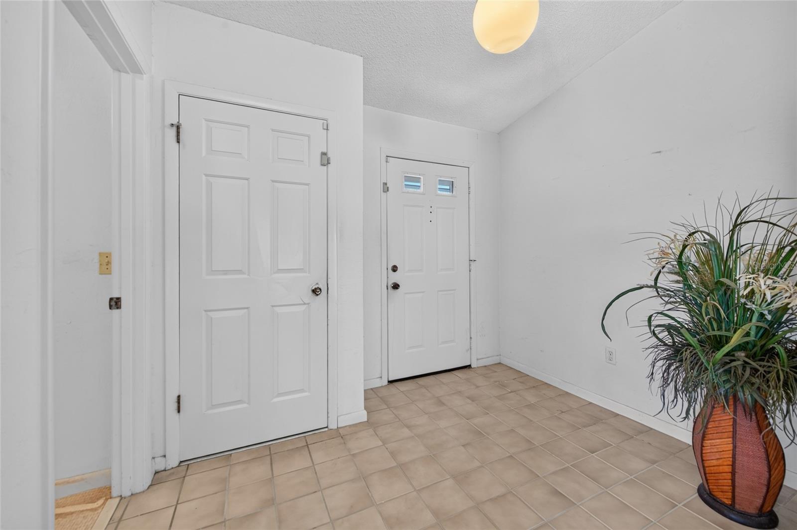 10 Wedgewood Ln Property Photo 3