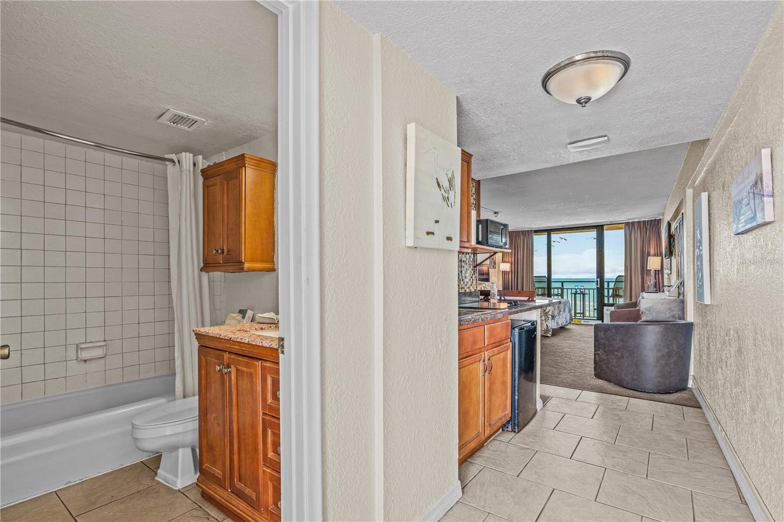 2301 S Atlantic Ave #526 Property Photo 4