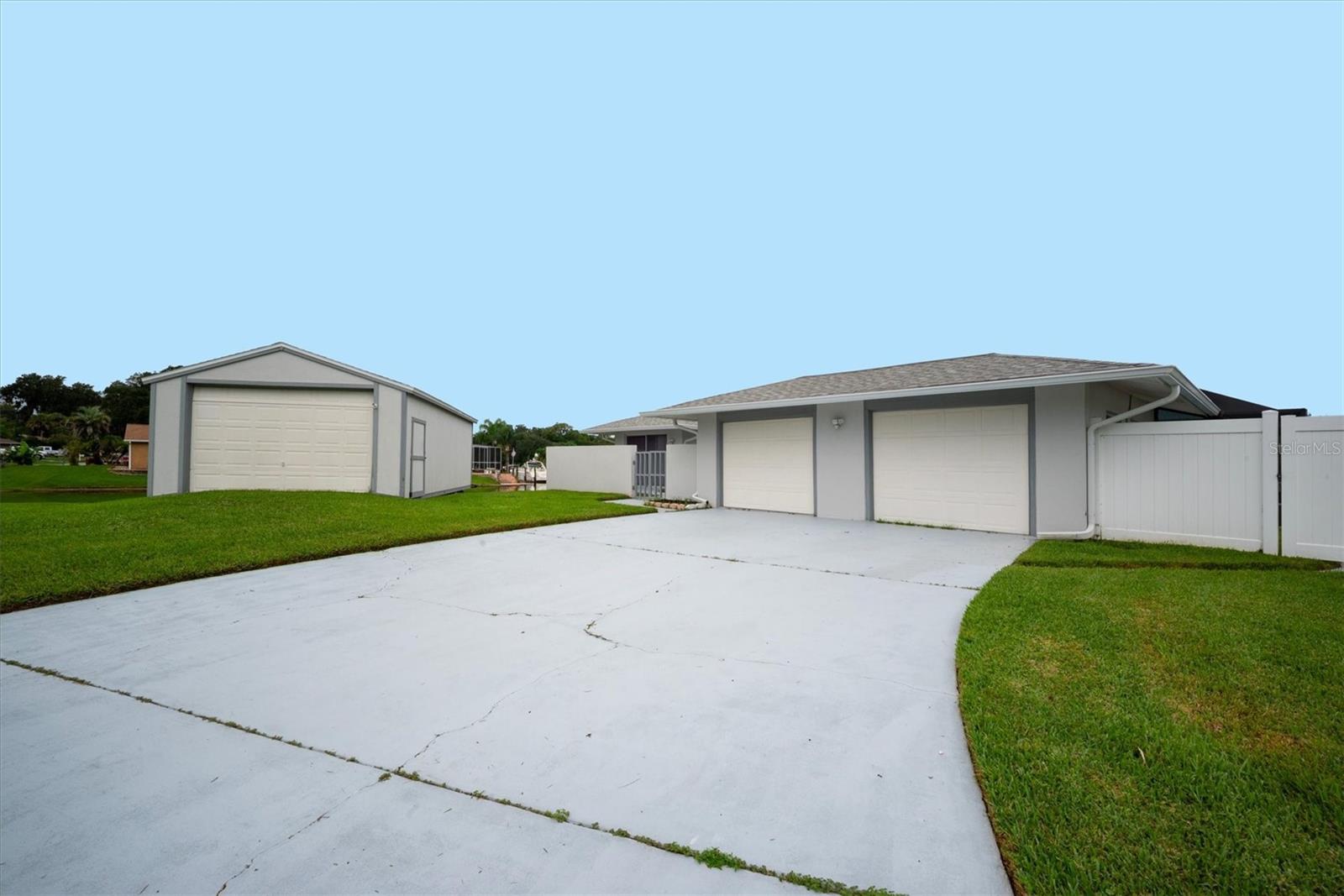 9 Castle Ct Property Photo 28