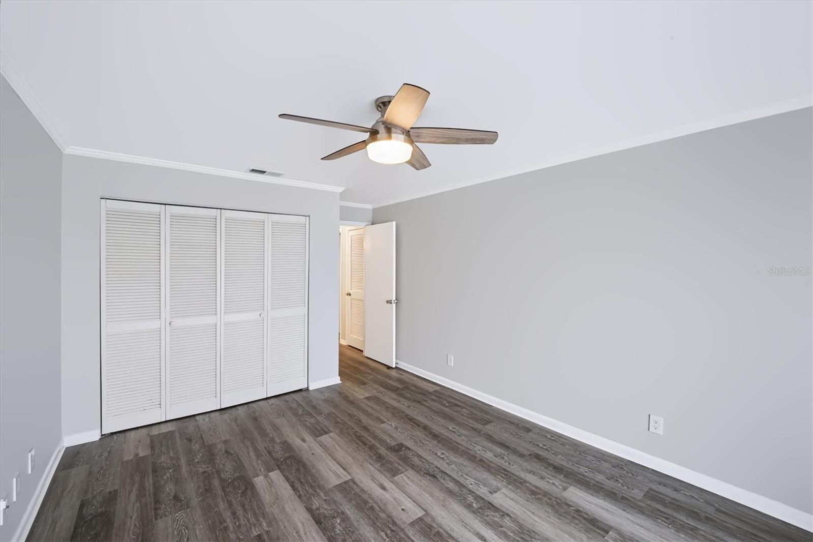 9 Castle Ct Property Photo 48