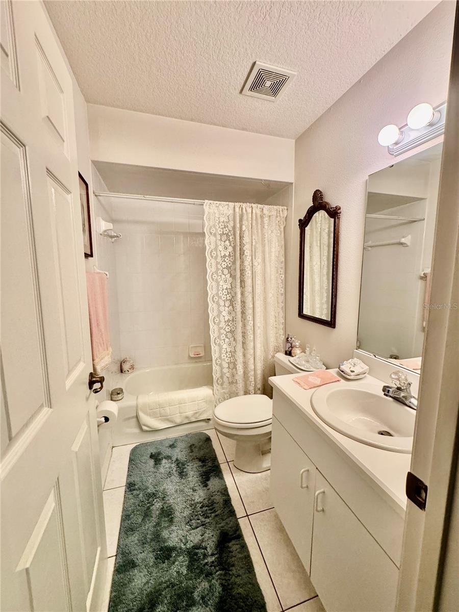 3 Felwood Ln Property Photo 8