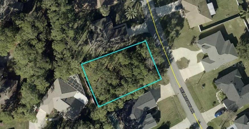 240 Wellington Dr Property Photo 2
