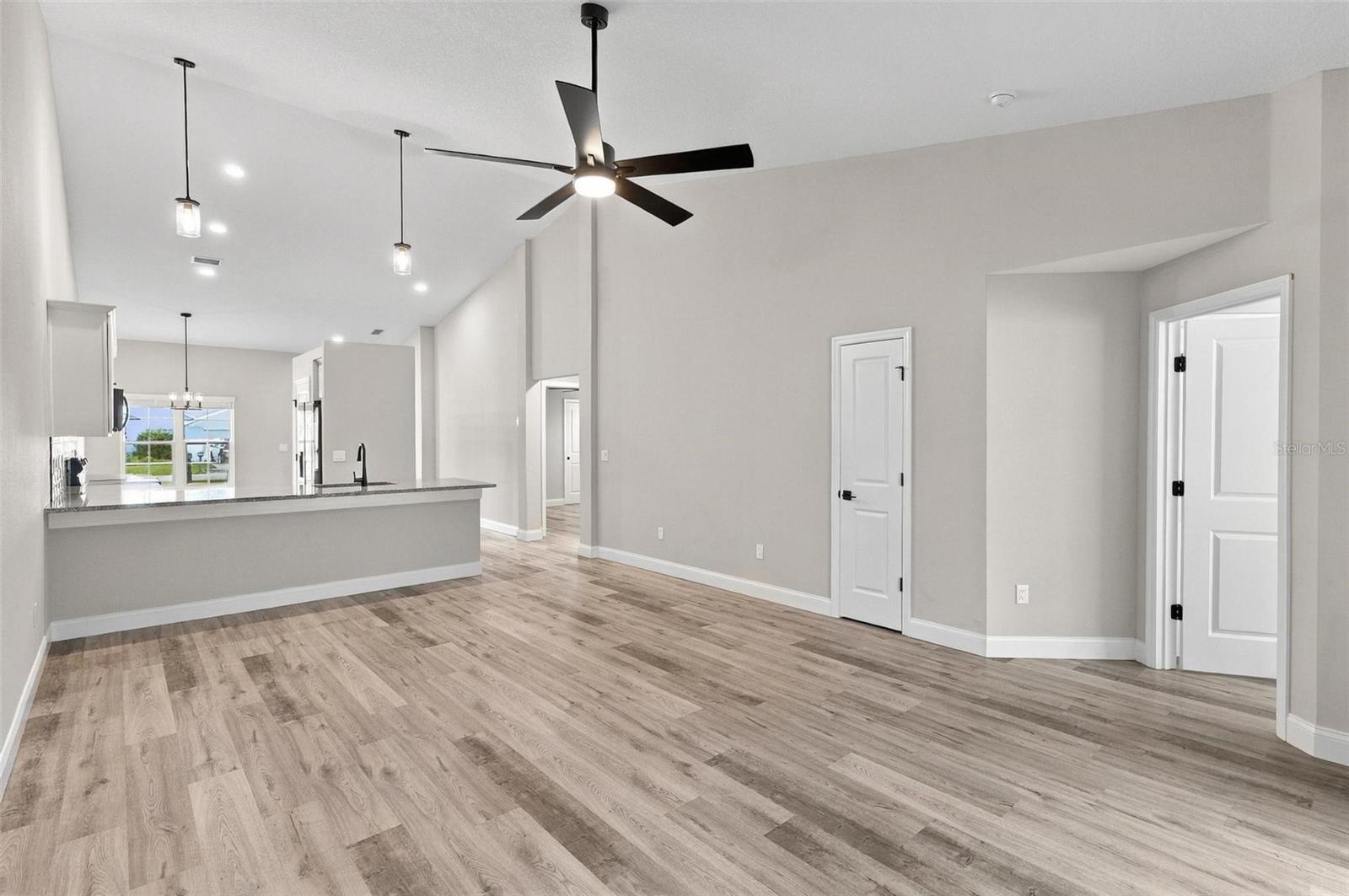 9 Empire Ln Property Photo 11