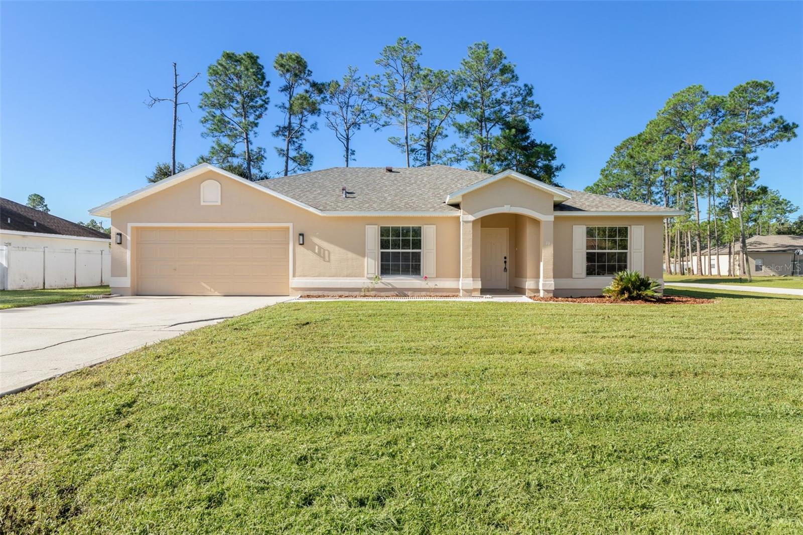 46 Rickenbacker Dr Property Photo 2