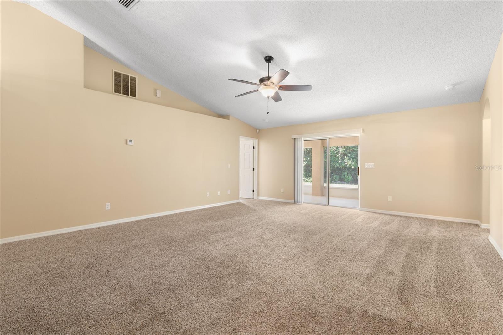 46 Rickenbacker Dr Property Photo 5