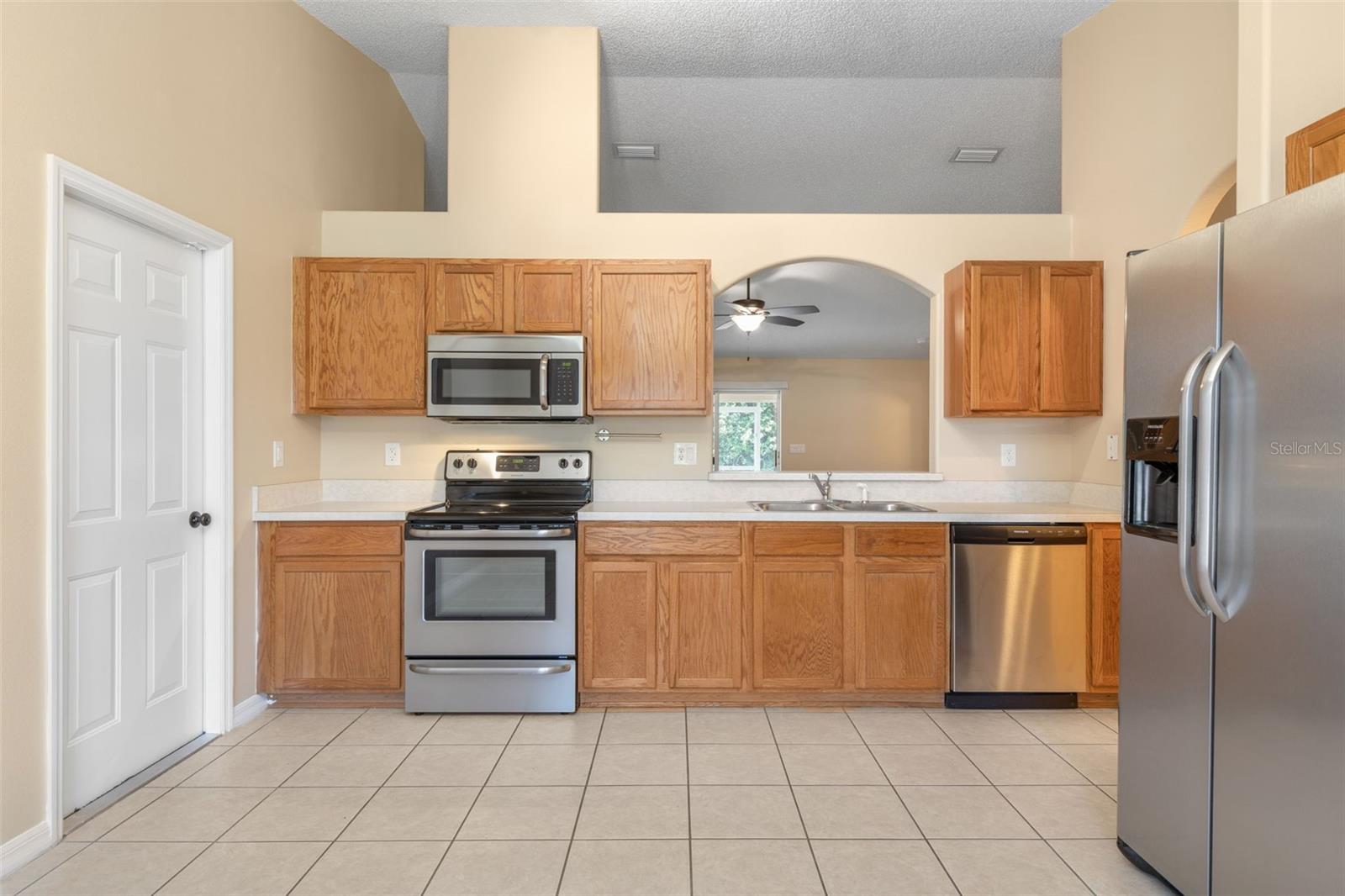 46 Rickenbacker Dr Property Photo 15