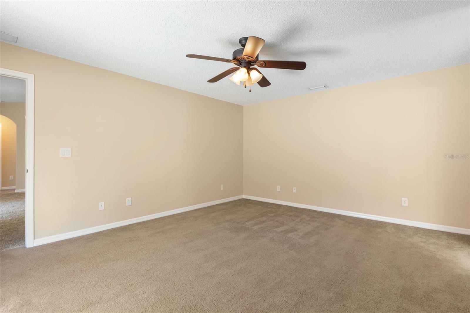 46 Rickenbacker Dr Property Photo 21