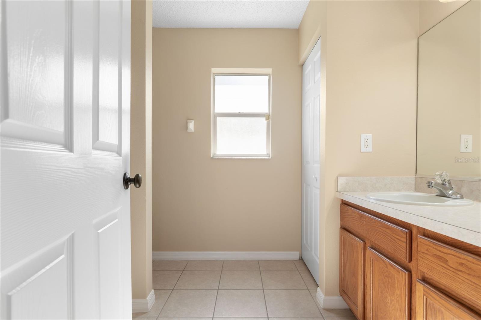 46 Rickenbacker Dr Property Photo 23