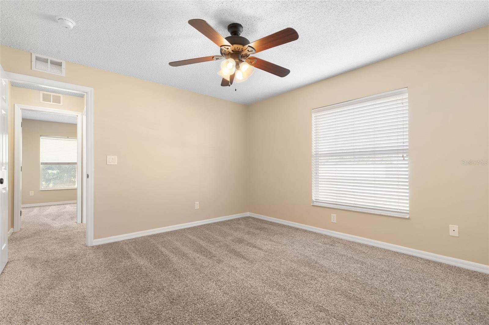 46 Rickenbacker Dr Property Photo 28