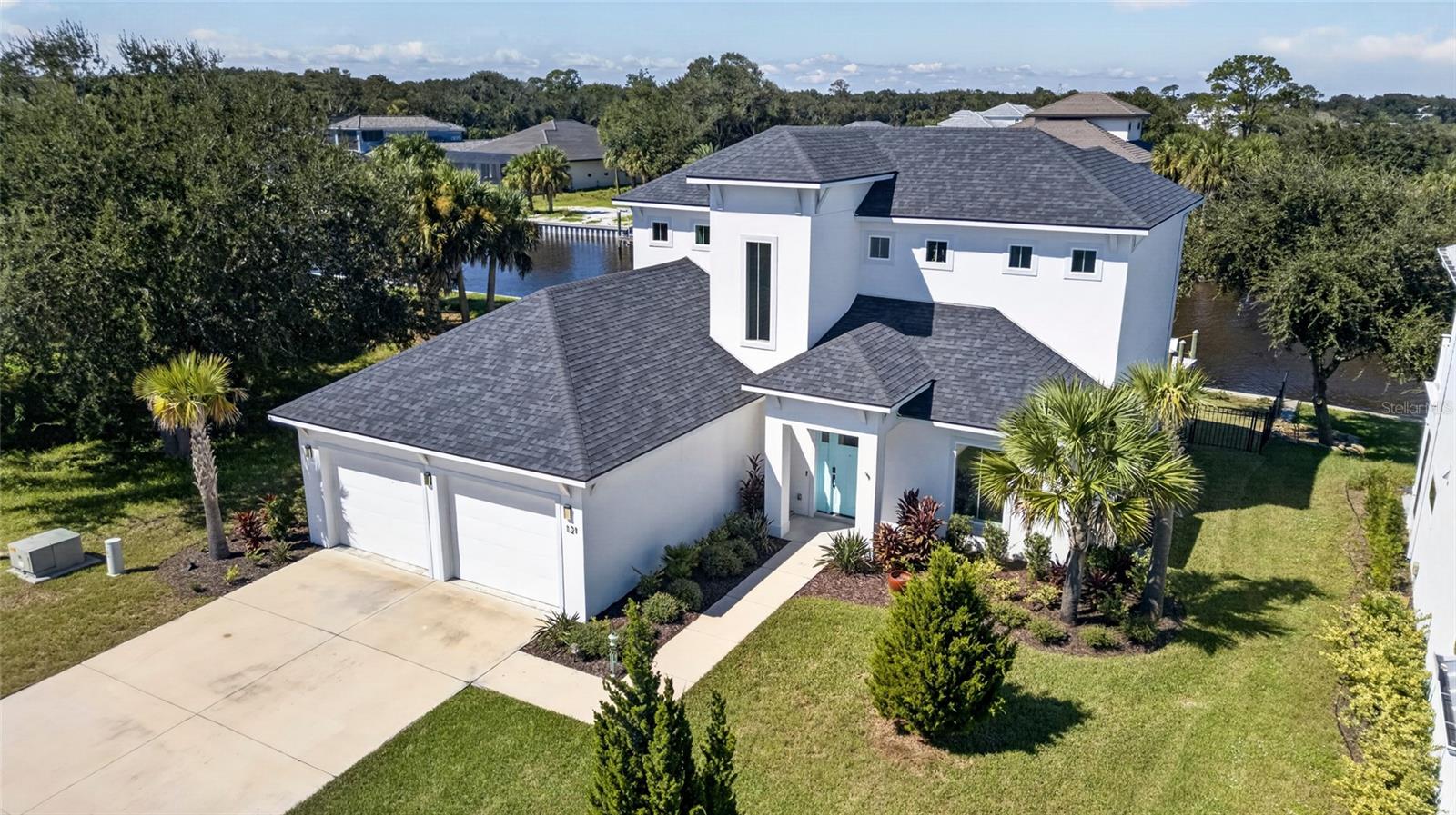 121 Seaside Pt Property Photo 1
