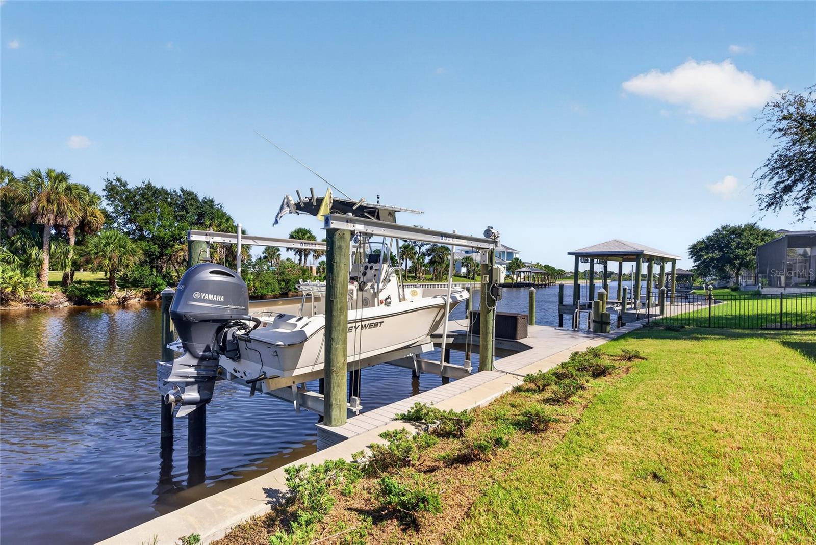 121 Seaside Pt Property Photo 2