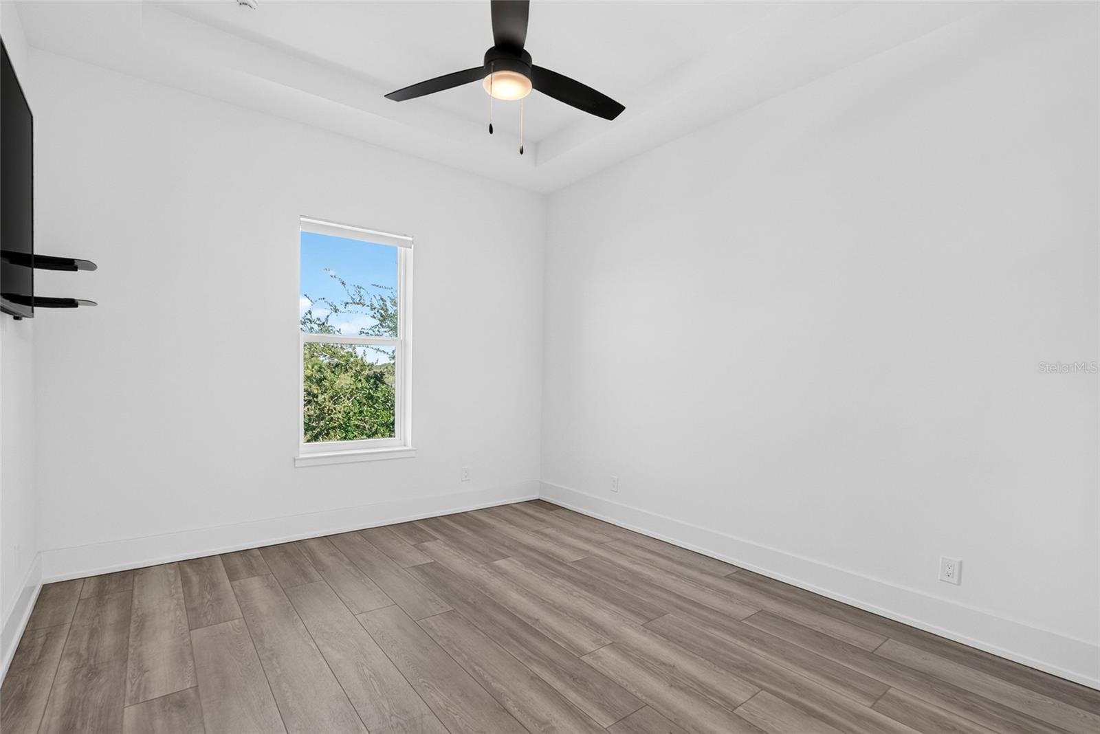 121 Seaside Pt Property Photo 27