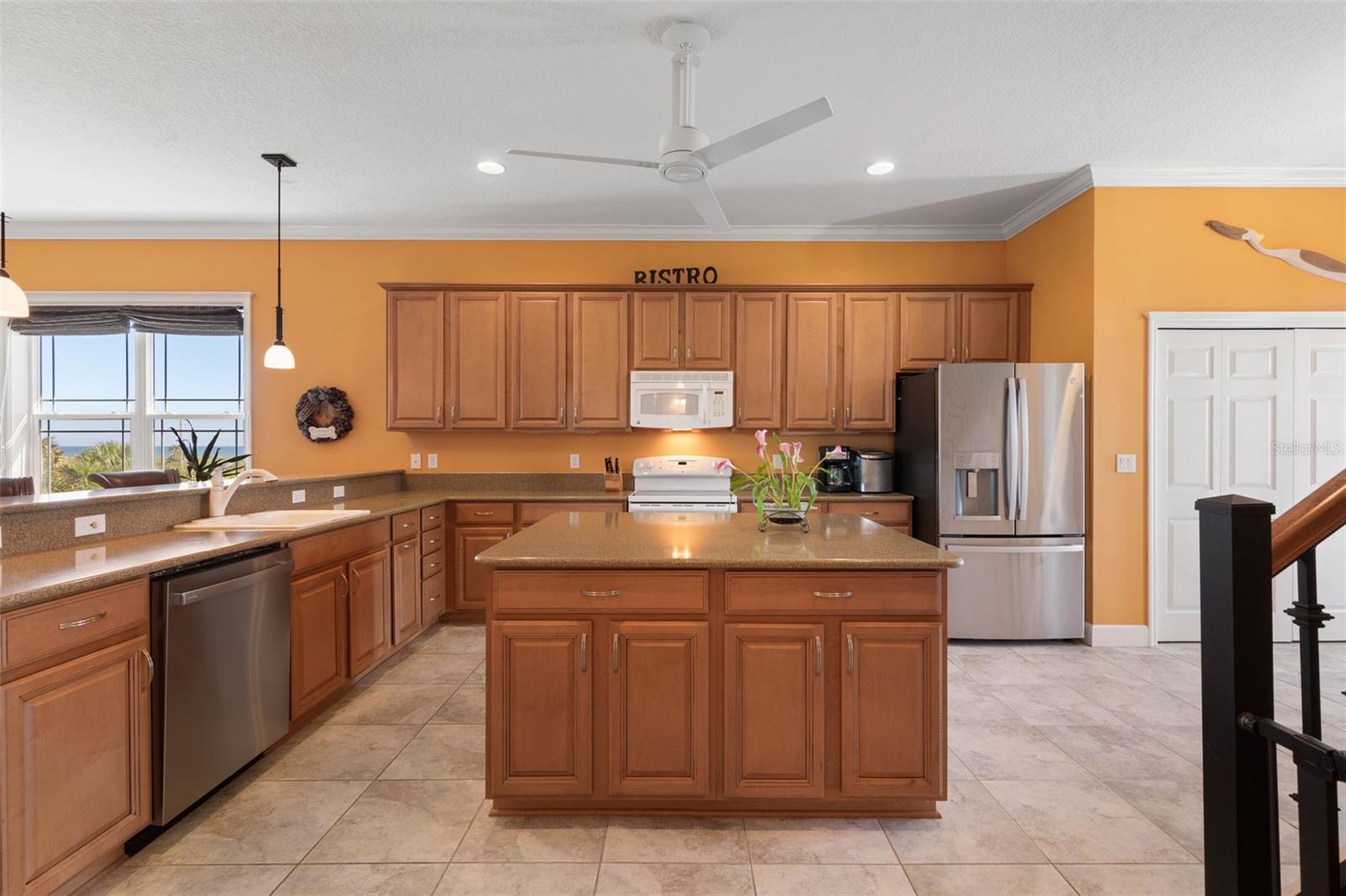 9 Deerwood St Property Photo 10
