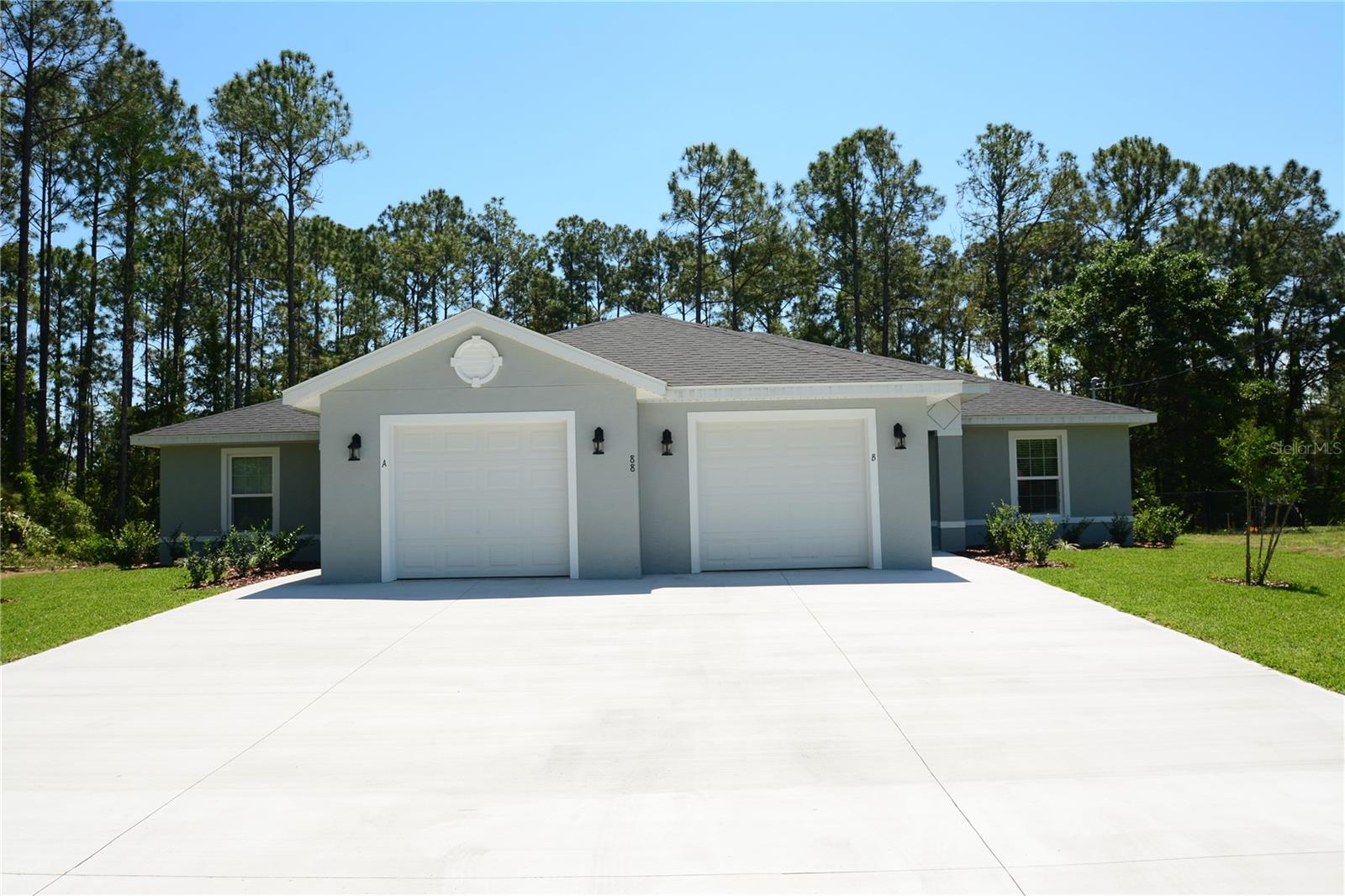 88 PLAIN VIEW DR #A Property Photo 1