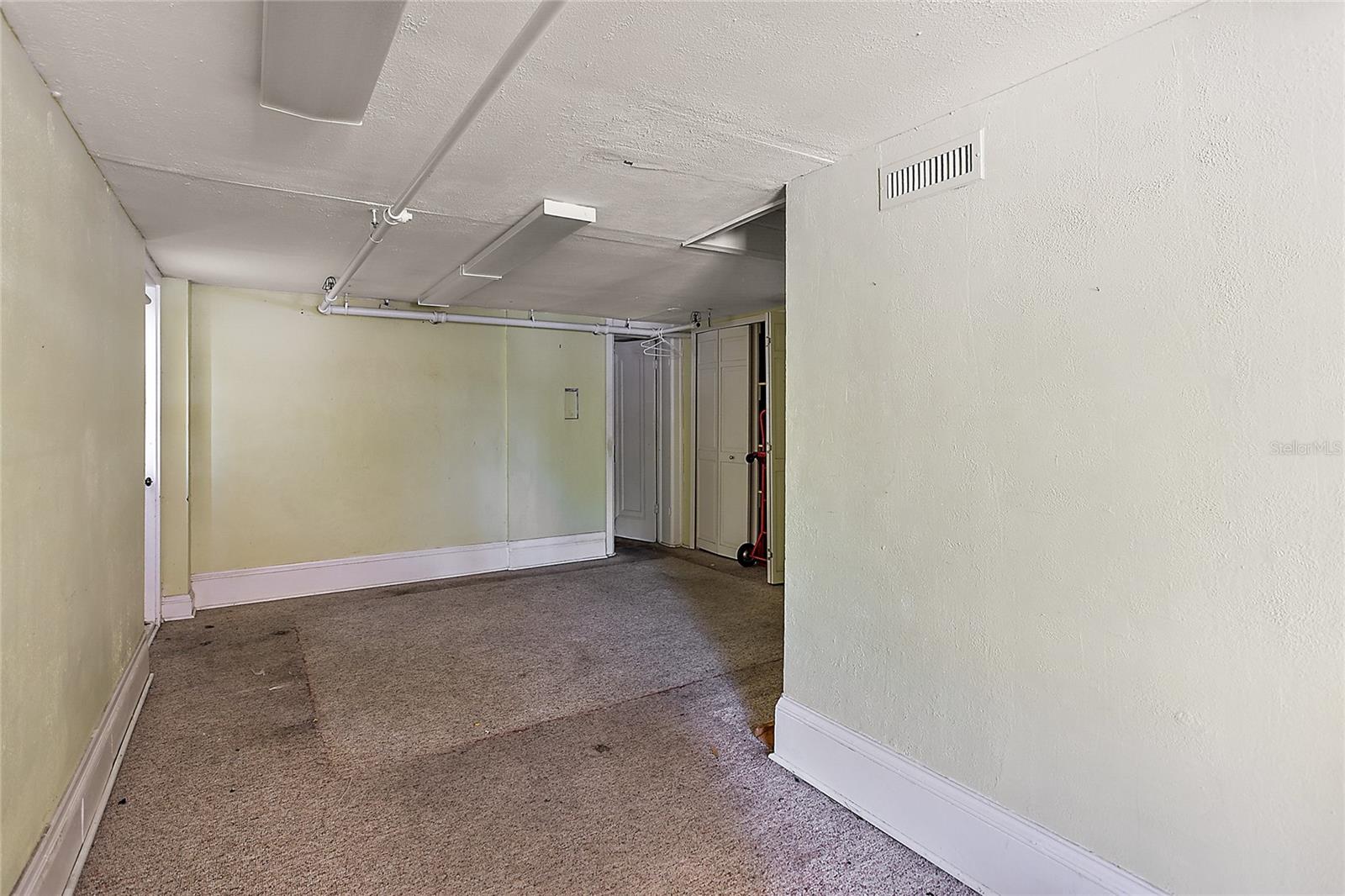 410 W Main St Property Photo 37