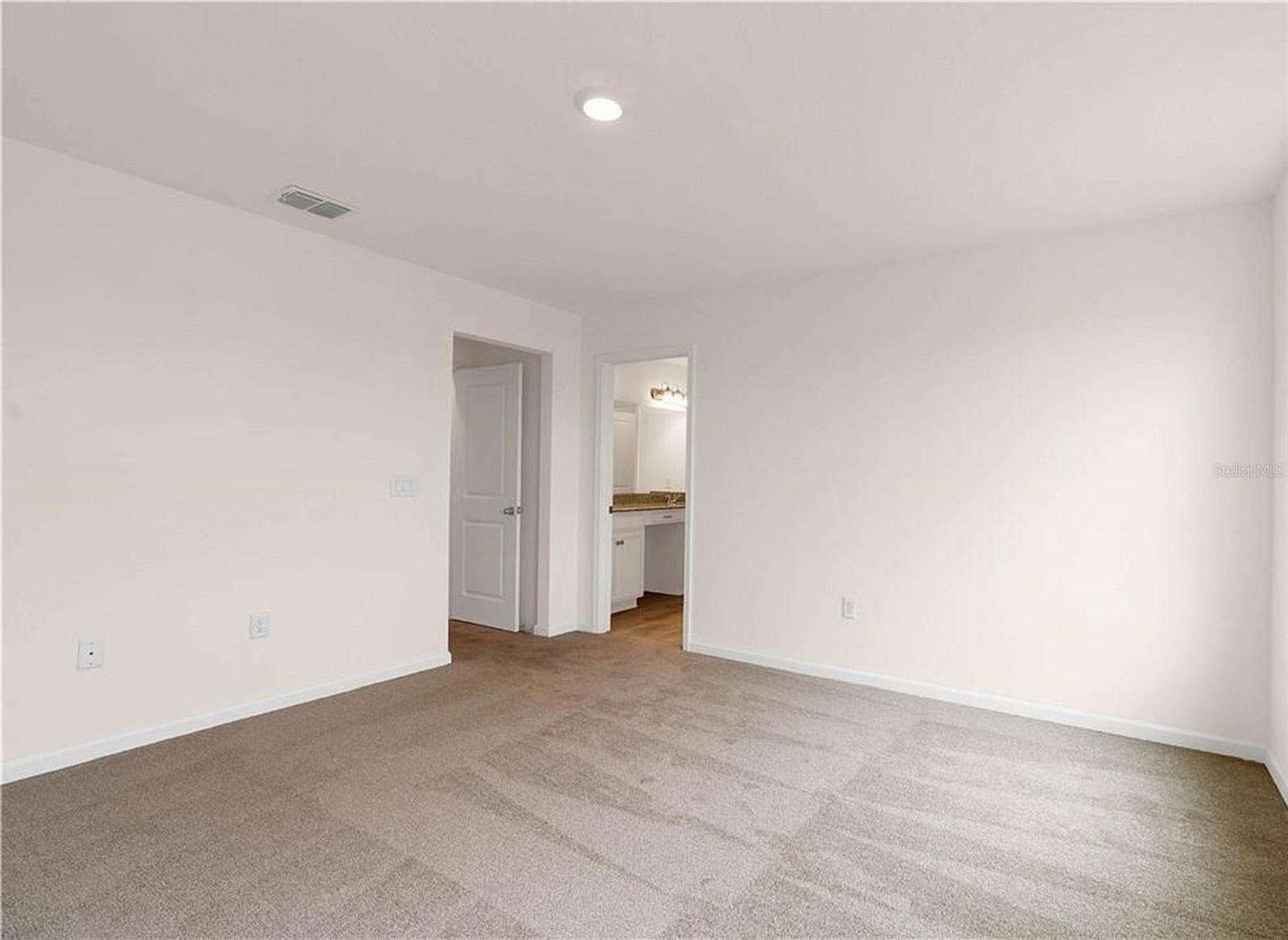 763 Griffon Avenue Property Photo 5