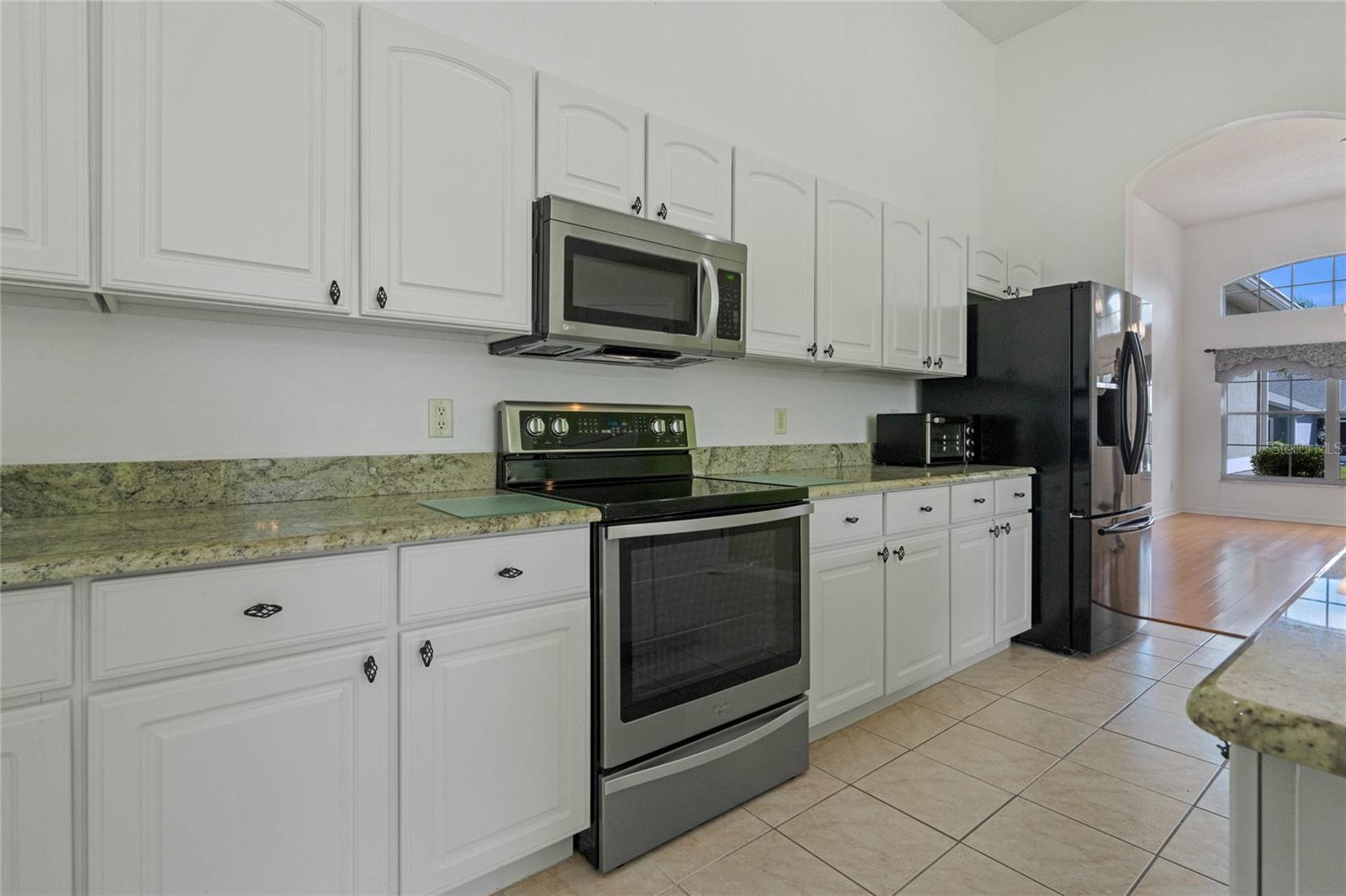5020 Sawgrass Lake Circle Property Photo 11
