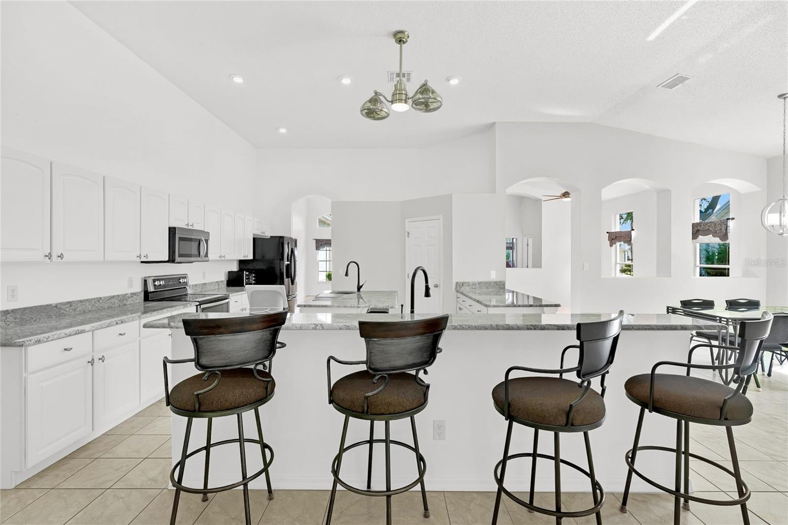 5020 Sawgrass Lake Circle Property Photo 13