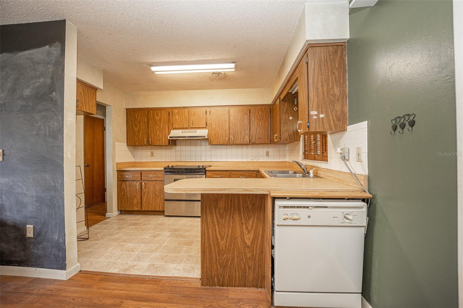 9701 E Warm Springs Ave Property Photo 5