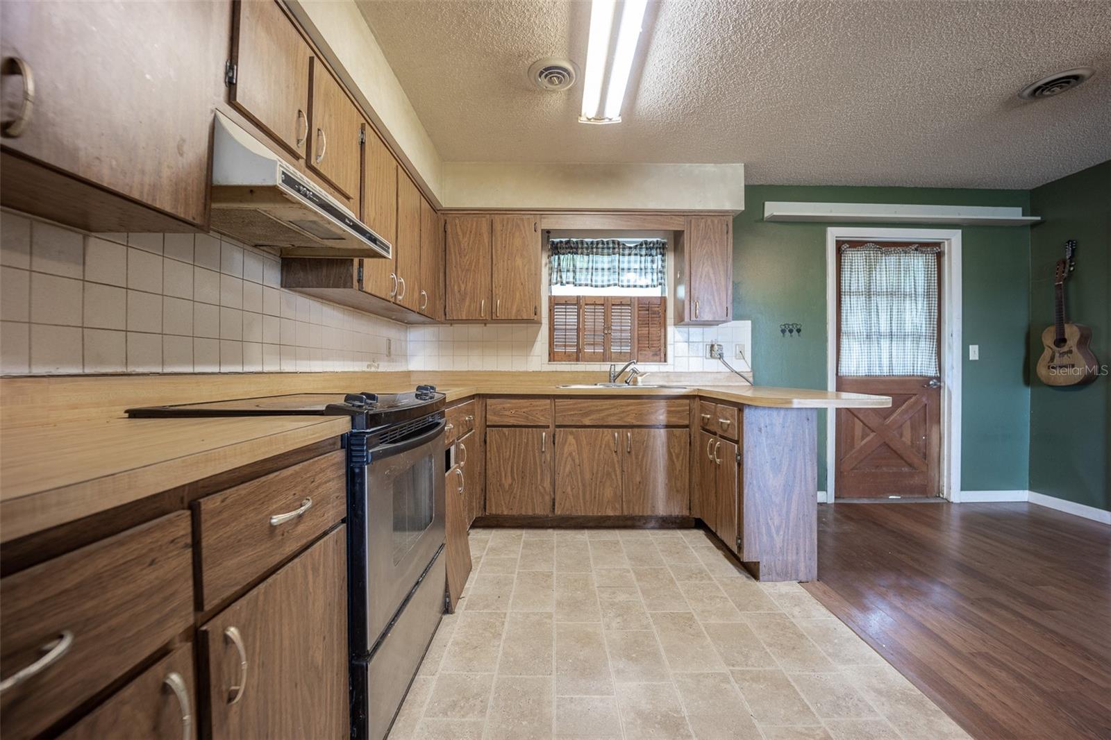 9701 E Warm Springs Ave Property Photo 6