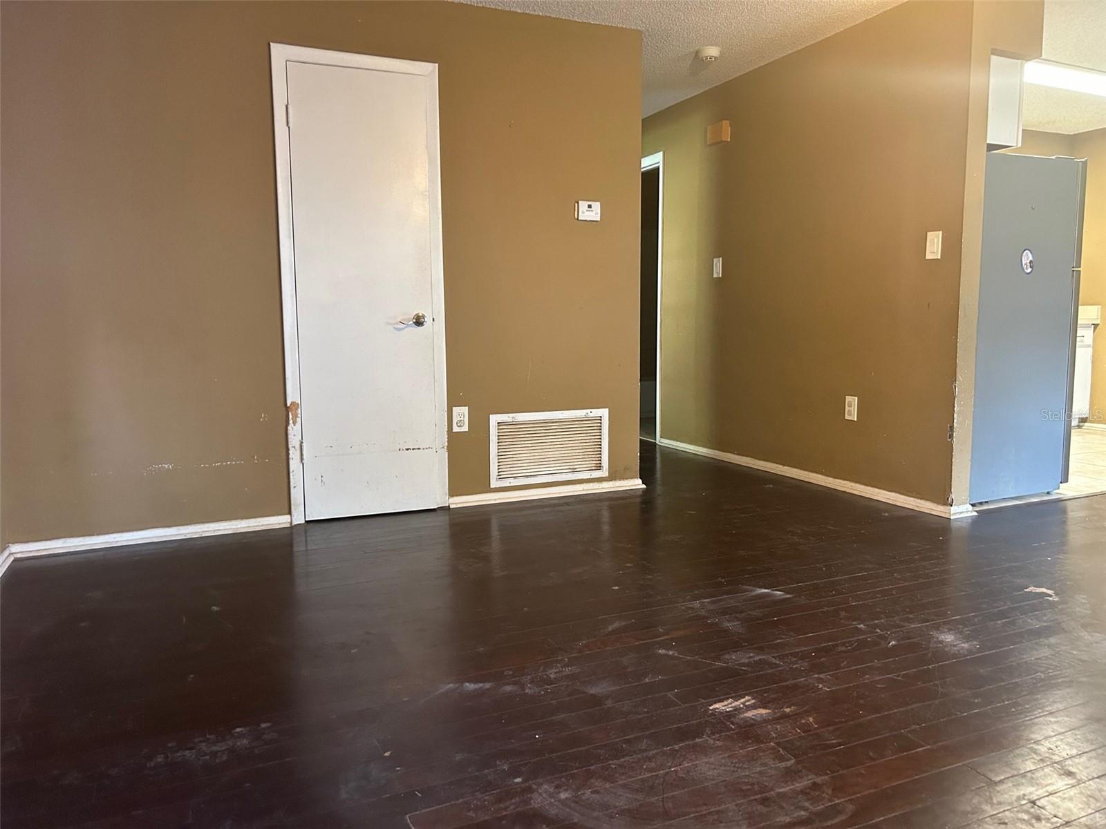 1215 E Hazzard Ave Property Photo 6